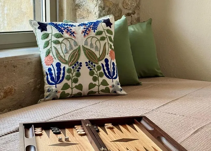 Nest - Nests Skiathos Town